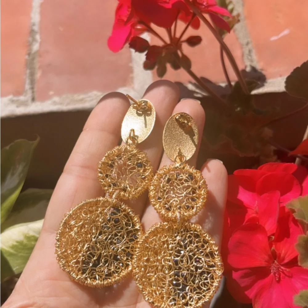 earrings made with tpc wire and costume jewelery crystals, - Picture 4 of 6